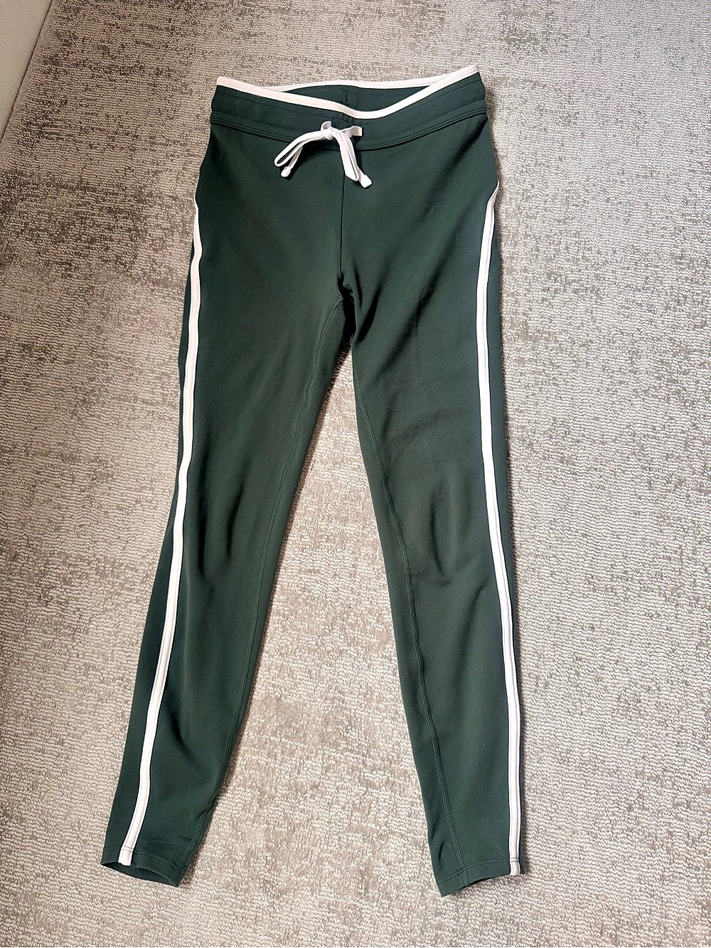 Alo Yoga Airlift High-Waist Suit Up Legging Green & White